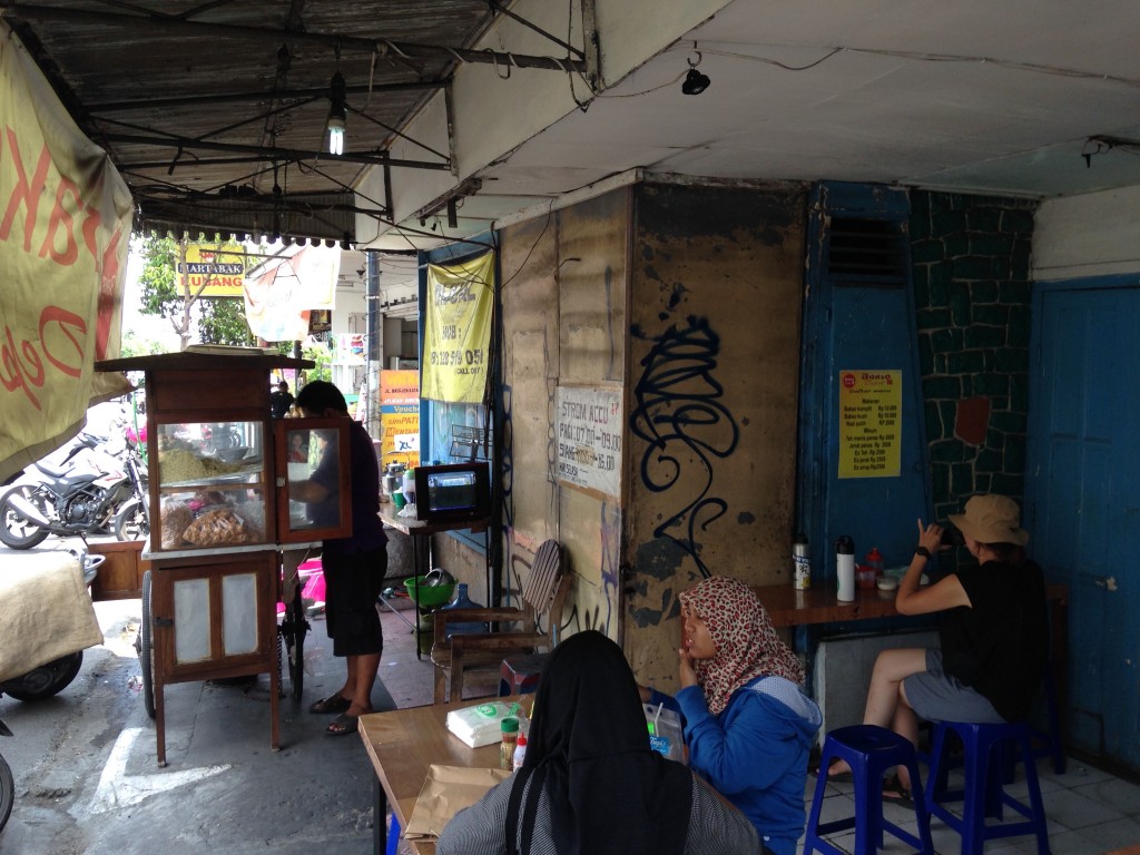 ジョグジャカルタ バクソ 名店 インドネシア 世界一周 旅 ブログ