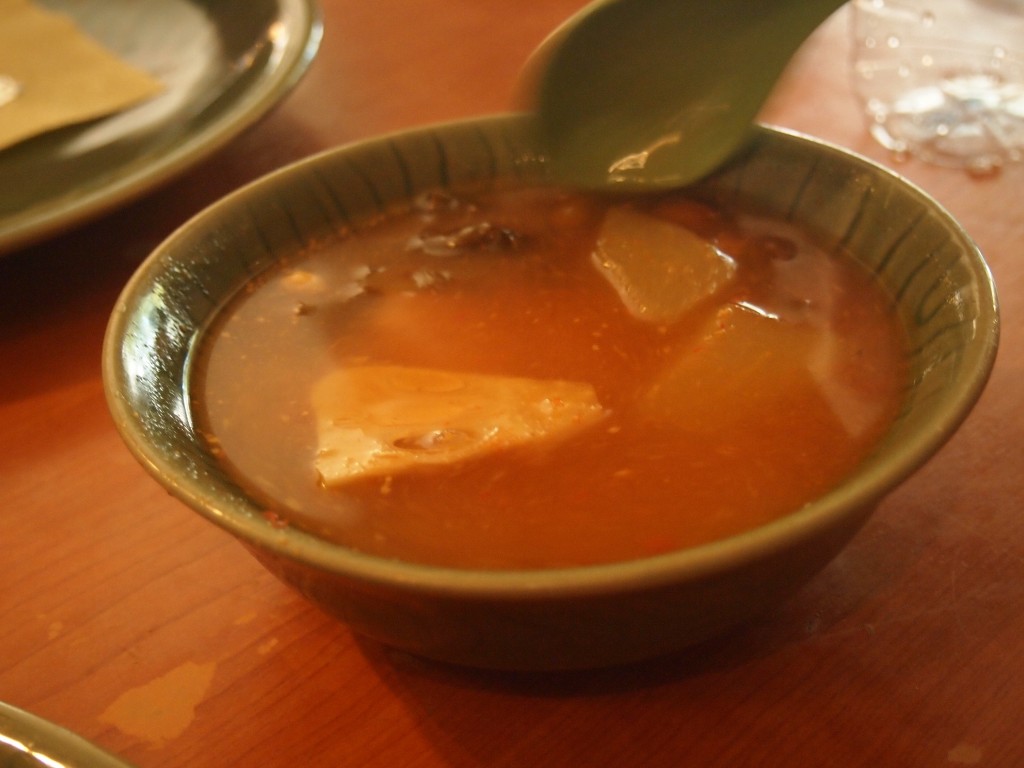 野菜酸っぱいスープ、という名前のインドネシア料理。