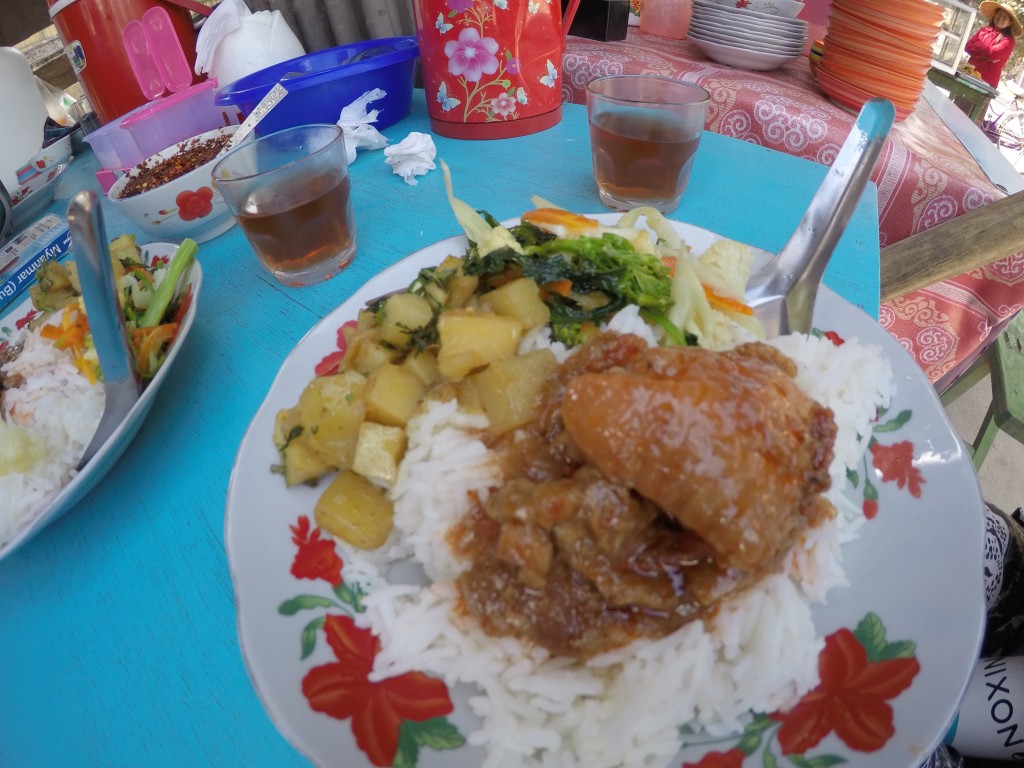 ミャンマー北部　シーポー　のっけ飯　屋台　美味かった