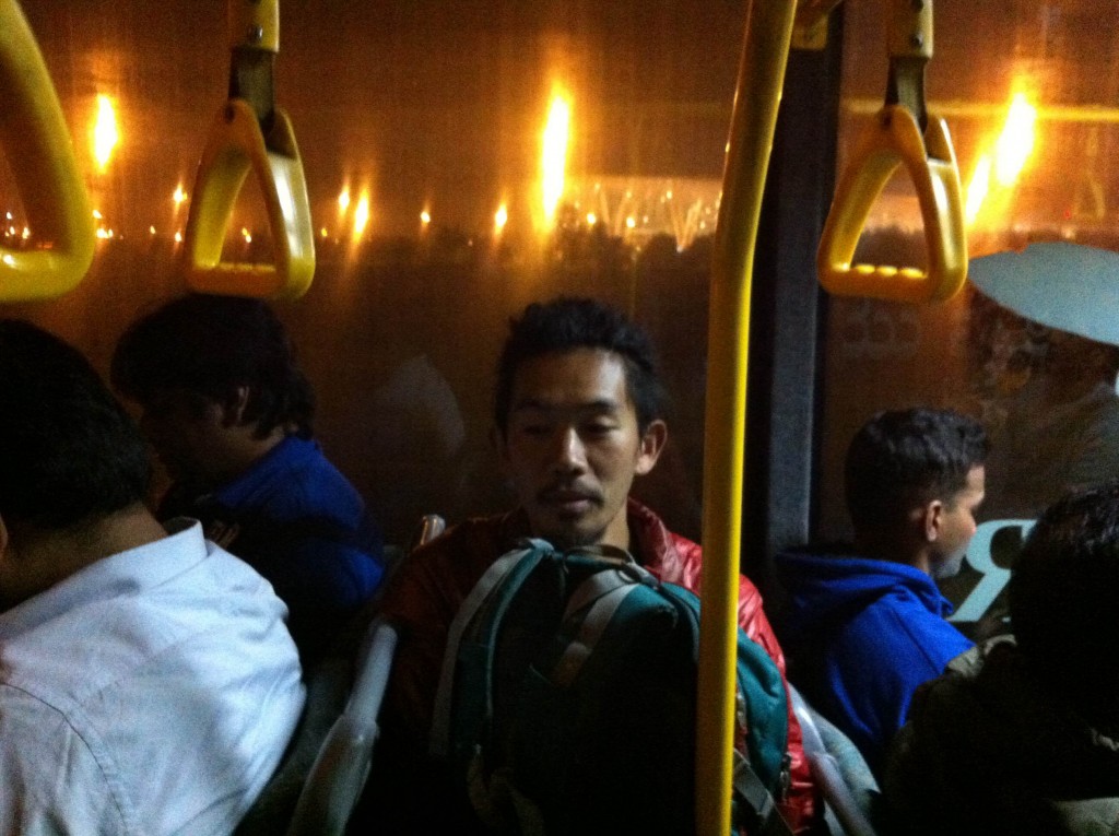 インド　ベンガロール　空港　MGロード　バス　移動