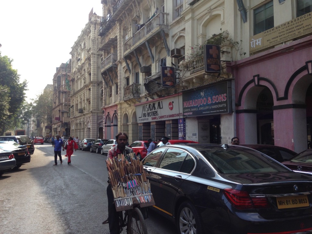 ムンバイ 混在 ヨーロッパ 建築 ストリートチルドレン インド 世界一周 旅 ブログ