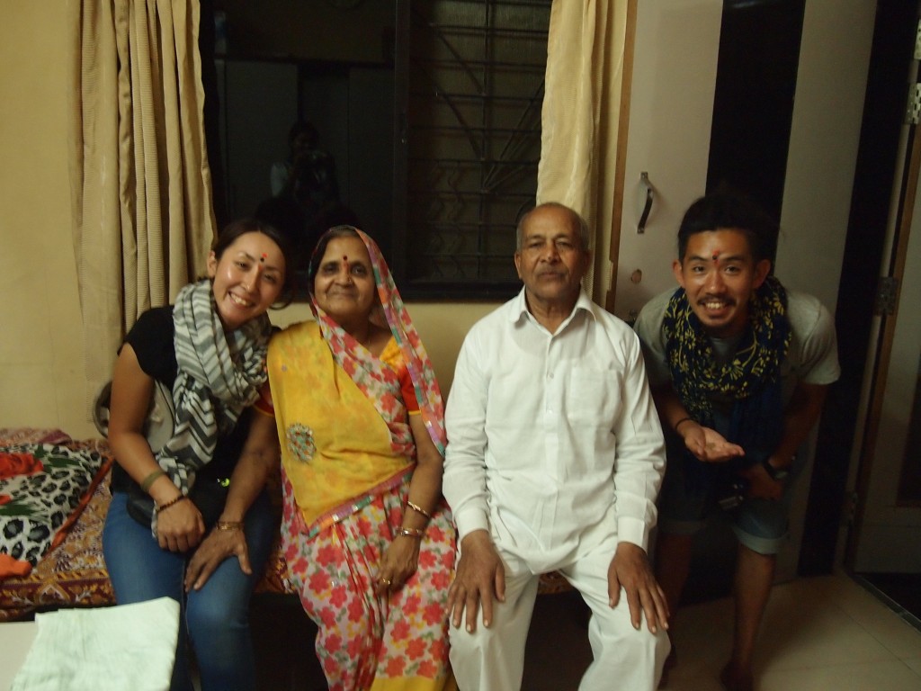 インド　ホームステイ　親戚　祖父母