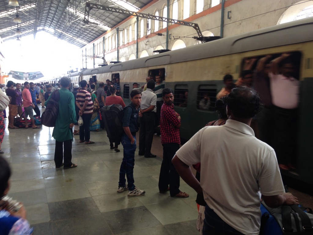 インド　バングラデシュ　ペトラポル　国境　陸路　世界一周　旅　ブログ　夫婦　鉄道　バス