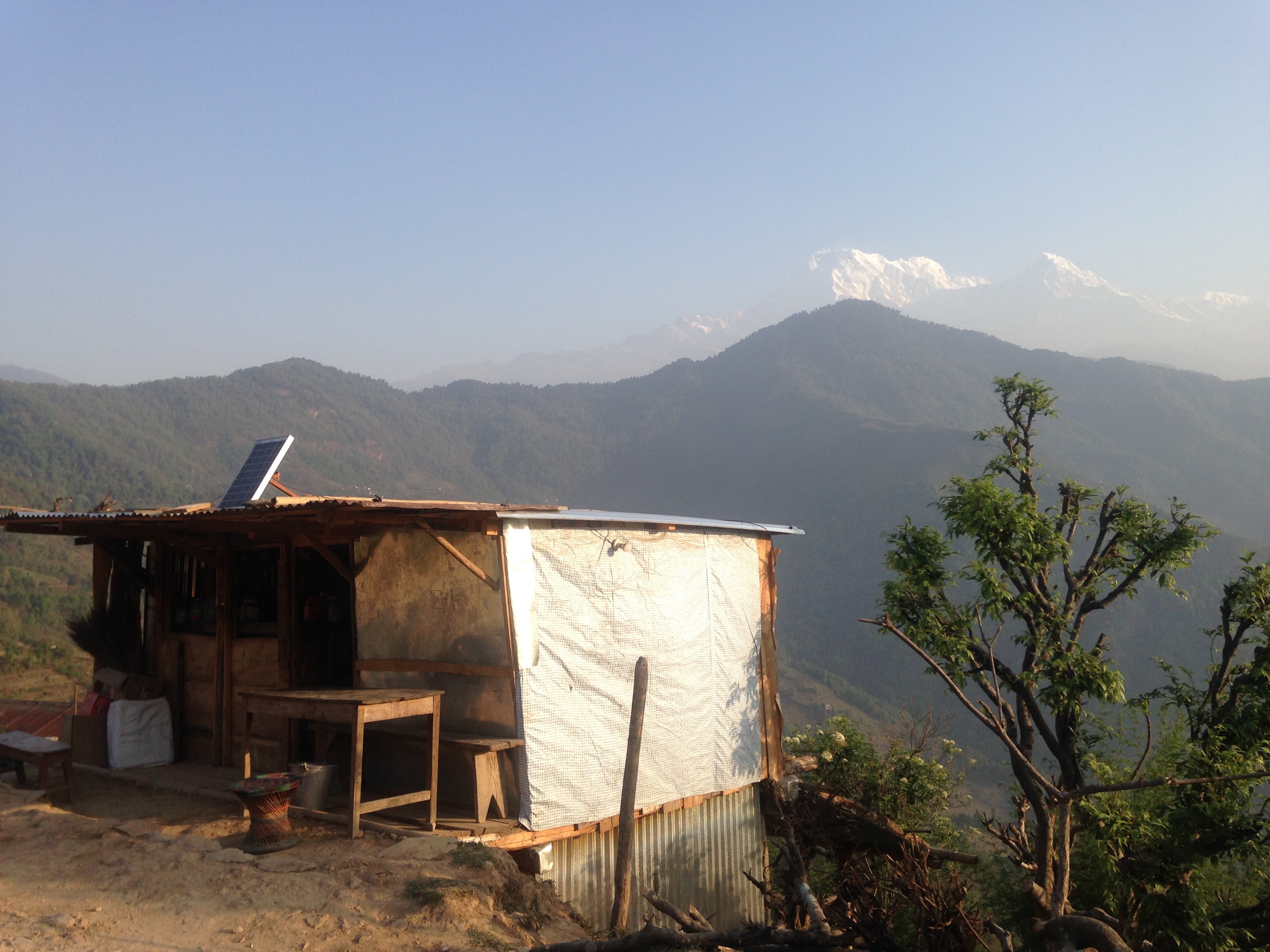 ダンプス トレッキング 小学校 ポカラ ネパール 世界一周 旅 ブログ　バイク　アンナプルナ　ダンプス　朝日