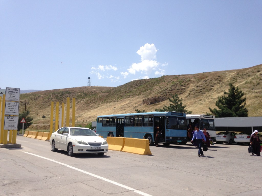 トルクメニスタン　バス