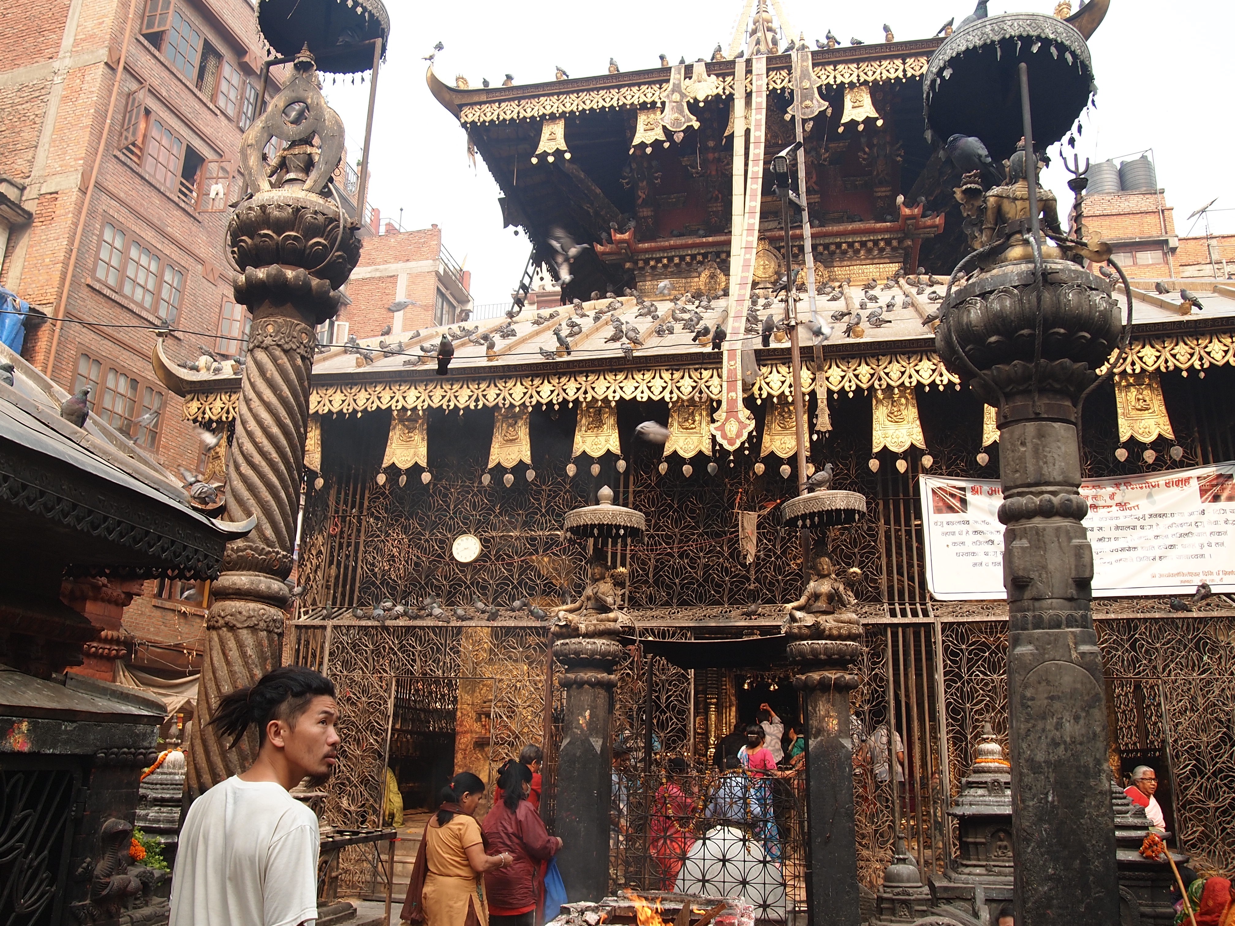 震災 １年 カトマンズ ネパール 首都 笑顔 活気 世界一周 夫婦 旅 ブログ　世界遺産