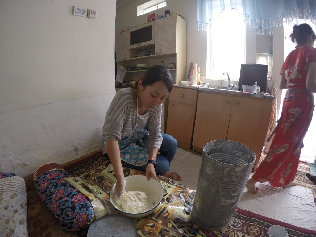中央アジア　ウズベキスタン　ブハラ　ローカル　料理教室