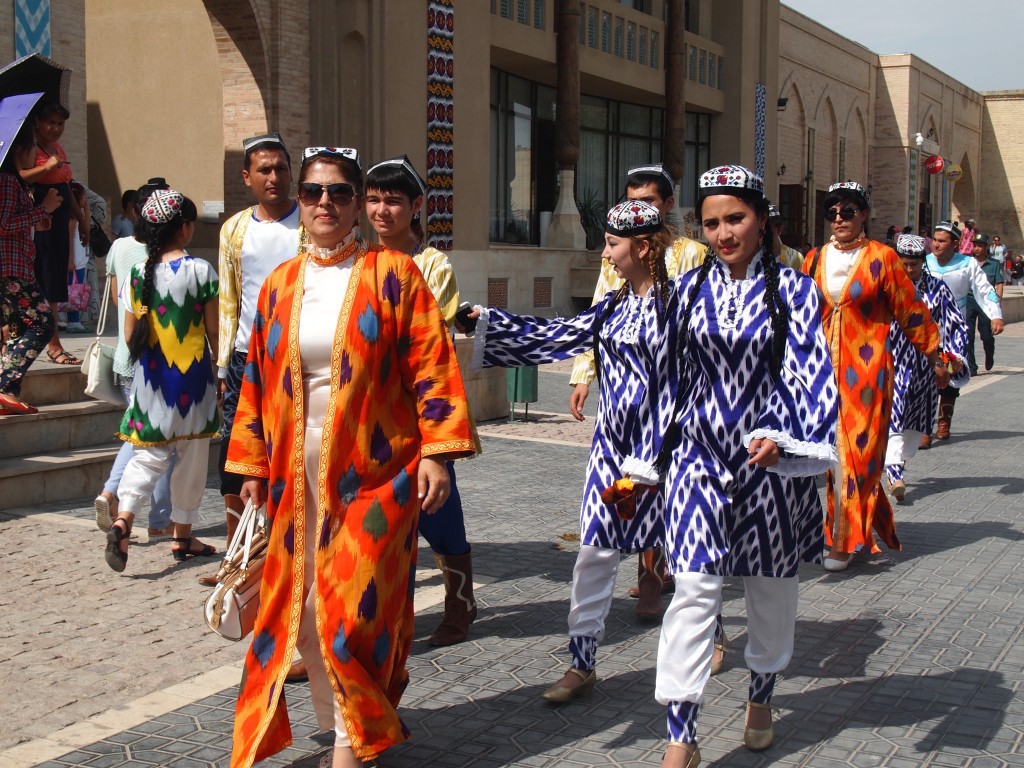 中央アジア　ウズベキスタン　シルクスパイスフェスティバル　ブハラ　お祭り