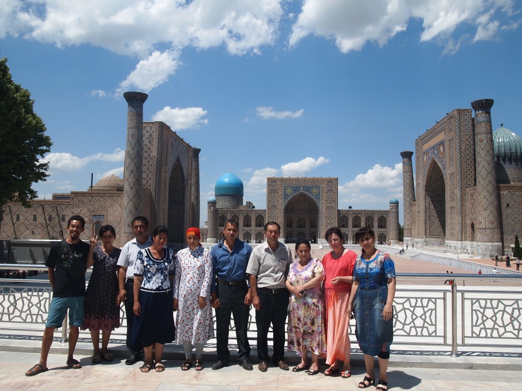 中央アジア　ウズベキスタン　サマルカンド　観光　旅仲間