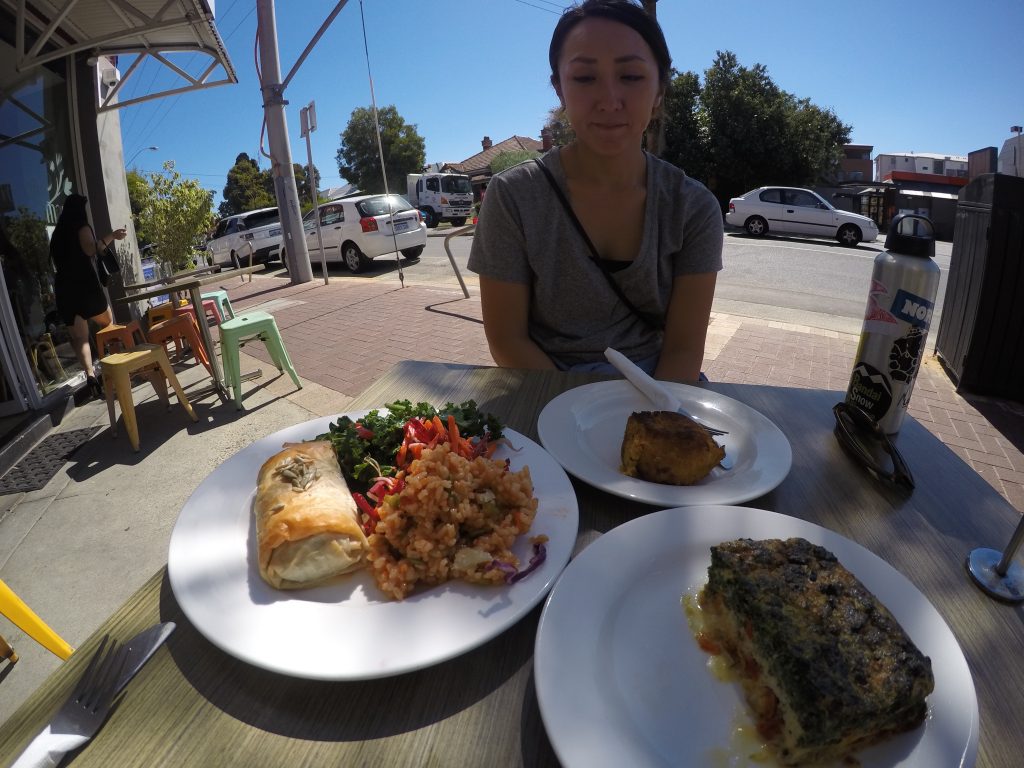 ベジタリアン フード 食べ 料理 勉強 贅沢 オーストラリア パース ワーホリ カフェ 世界一周 旅 ブログ オーストラリア　パース　ベジレストラン