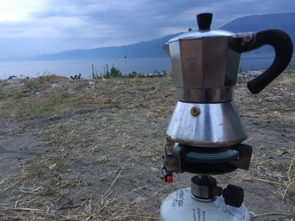 アルバニア キャンプ テント 世界一周 旅 ブログ エルバサン ポグラデック オフリド