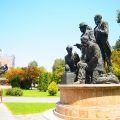 マケドニア　スコピエ　世界一周　EU　違和感　銅像