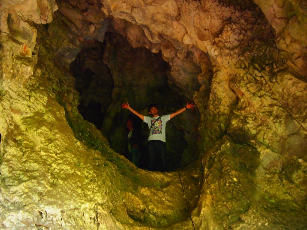 ルーマニア　世界一周　洞窟