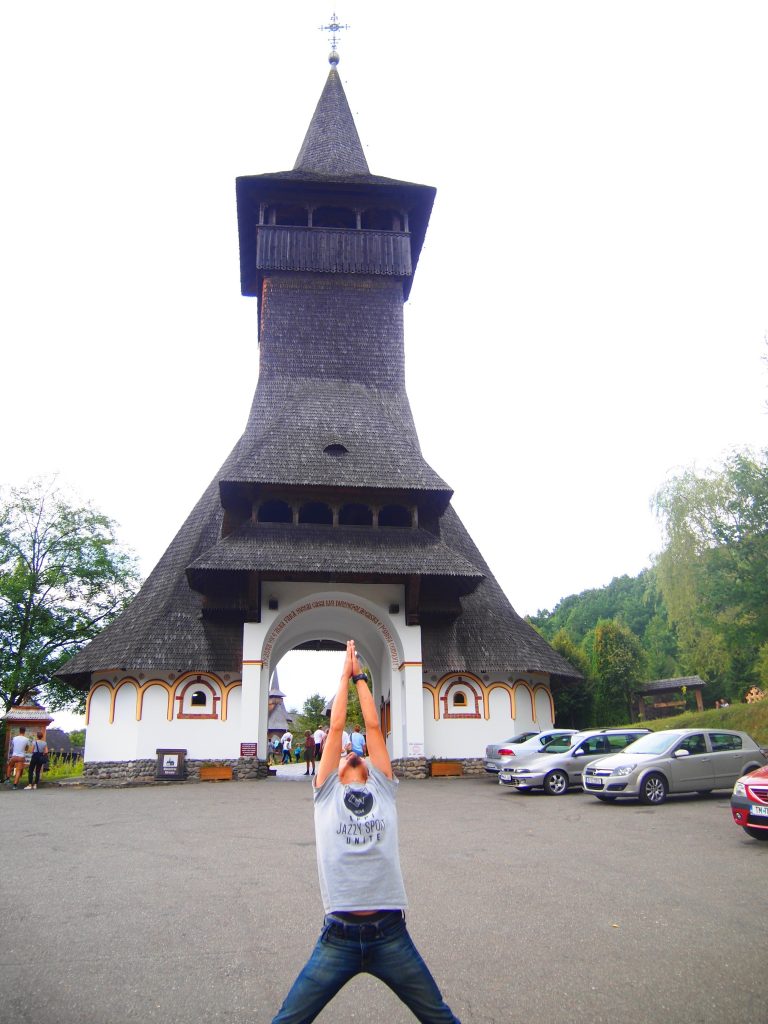 世界一周　ルーマニア　木造教会
