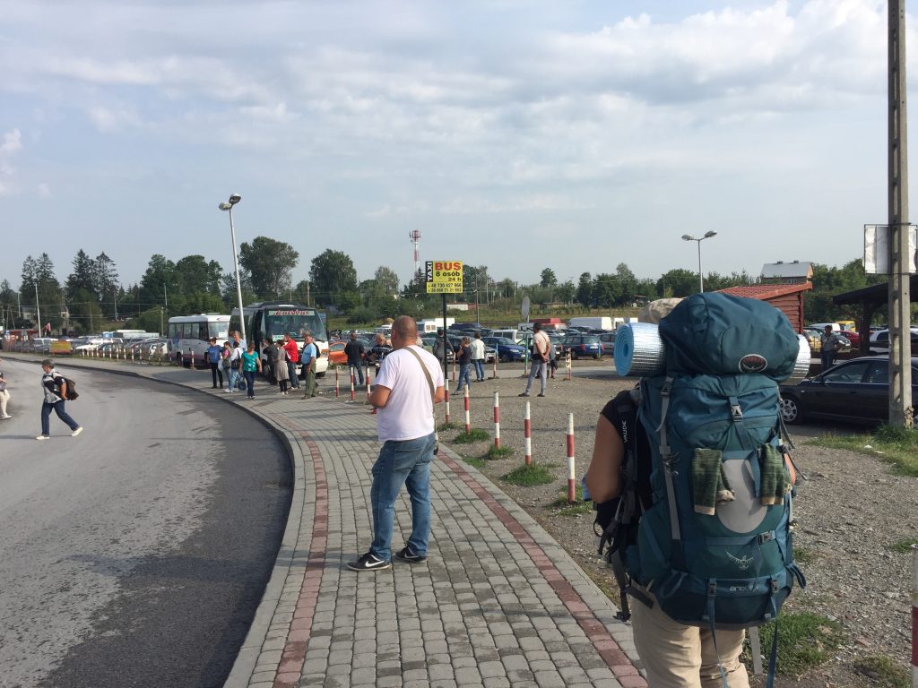 世界一周　ポーランド　ウクライナ　国境　キャンプ　テント