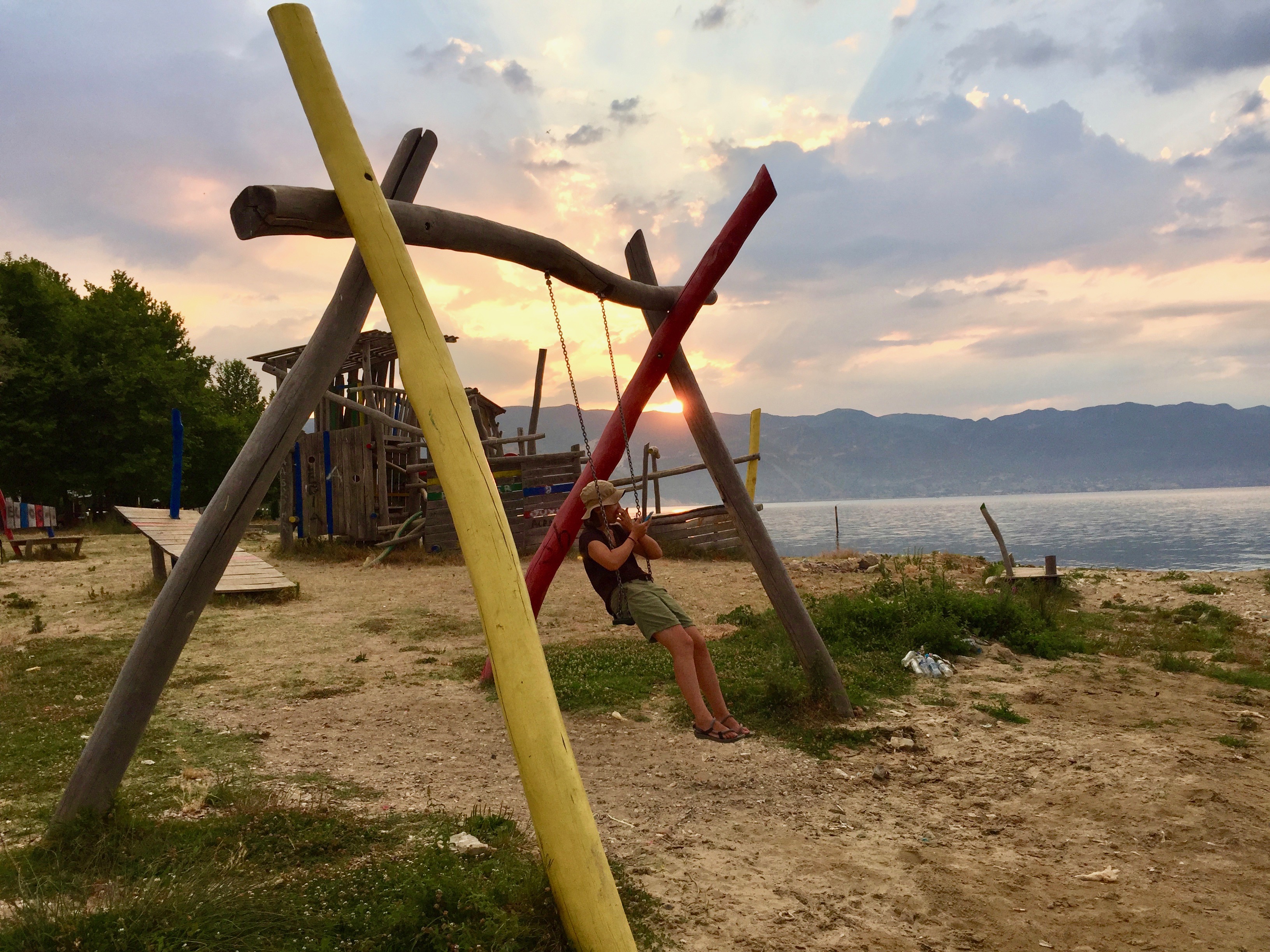 東欧 宿 ゲストハウス ホステル 世界一周 旅 ブログ テント キャンプ アルバニア マケドニア ブルガリア
