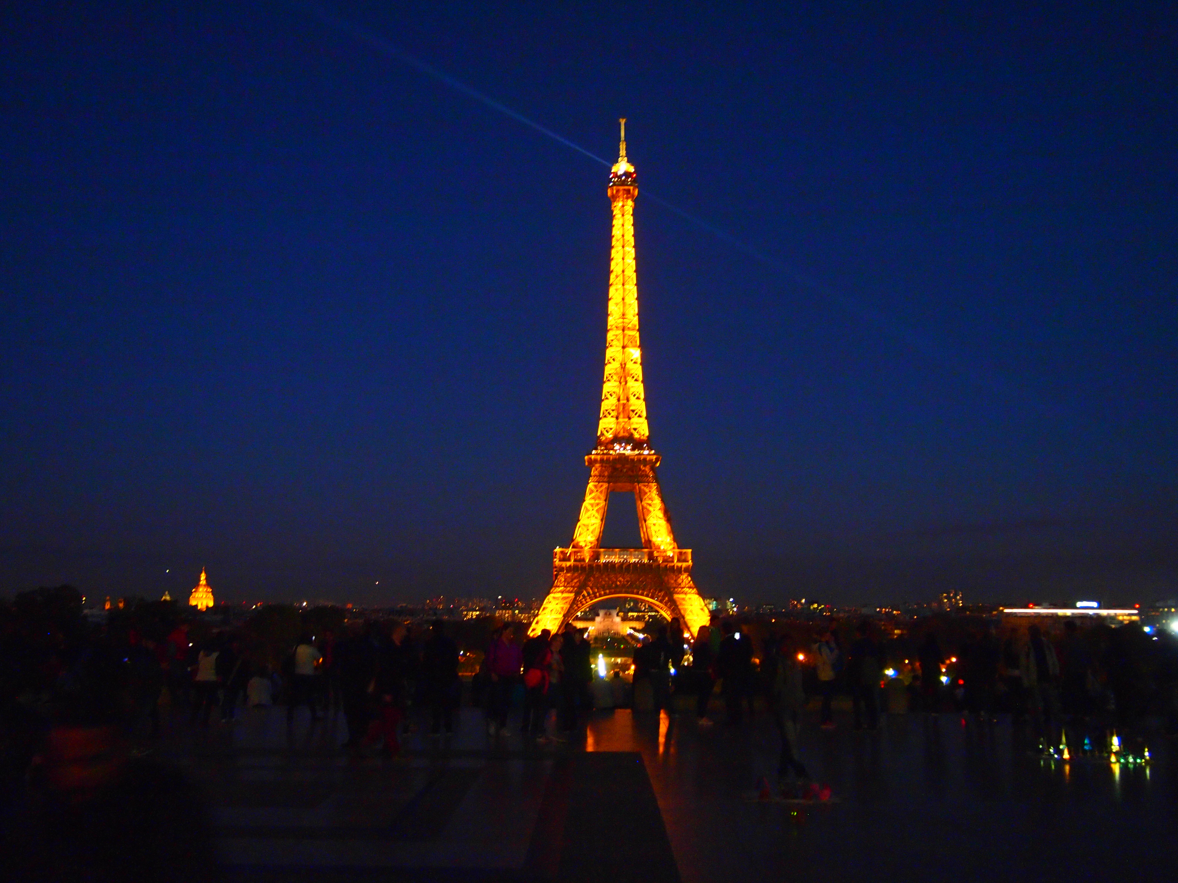 世界一周　フランス　エッフェル塔　ライトアップ　観光