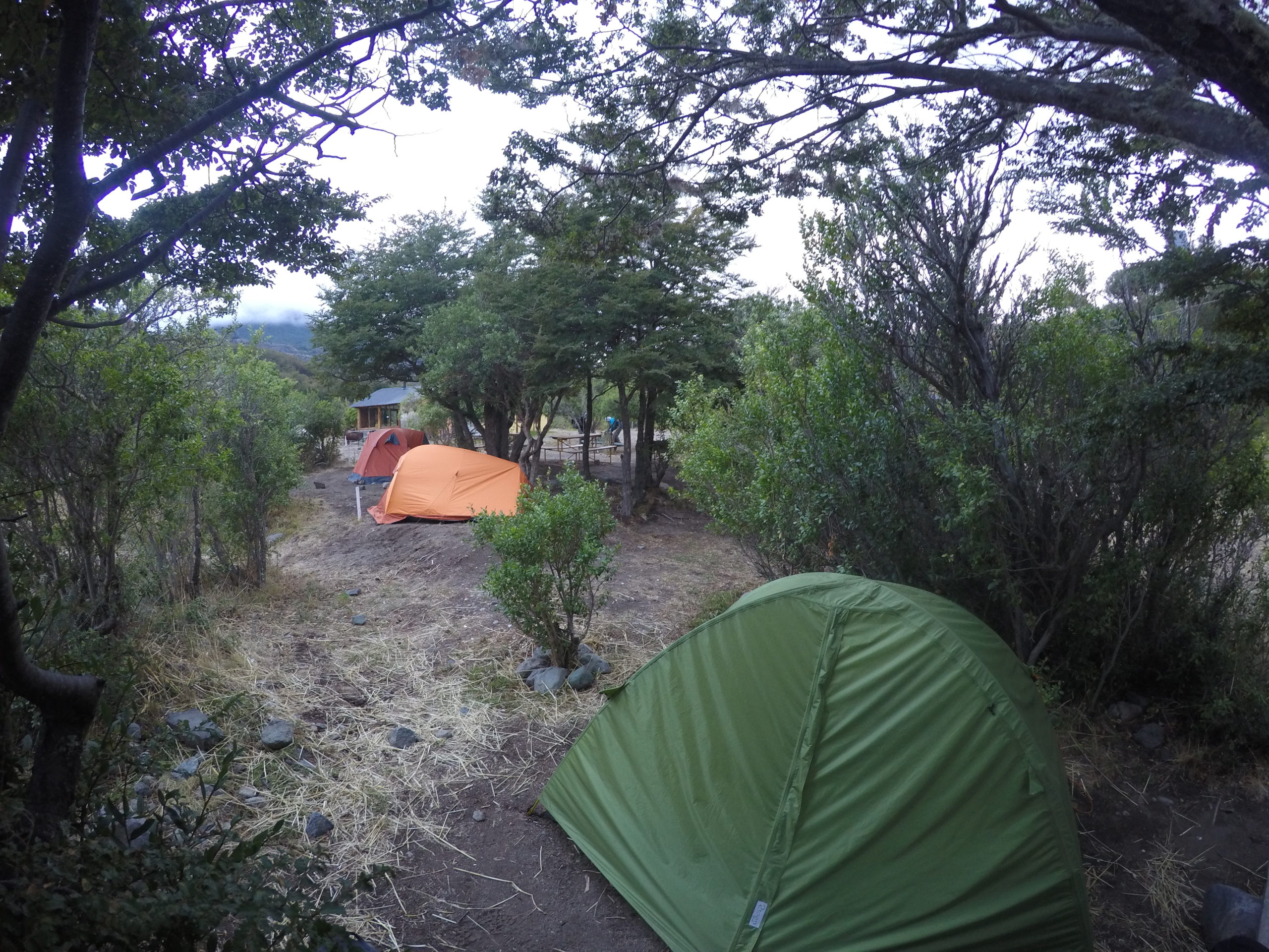 チリ　パタゴニア　世界一周　旅　夫婦　ヒッチハイク　コジャイケ　カスティージョ　キャンプ　テント